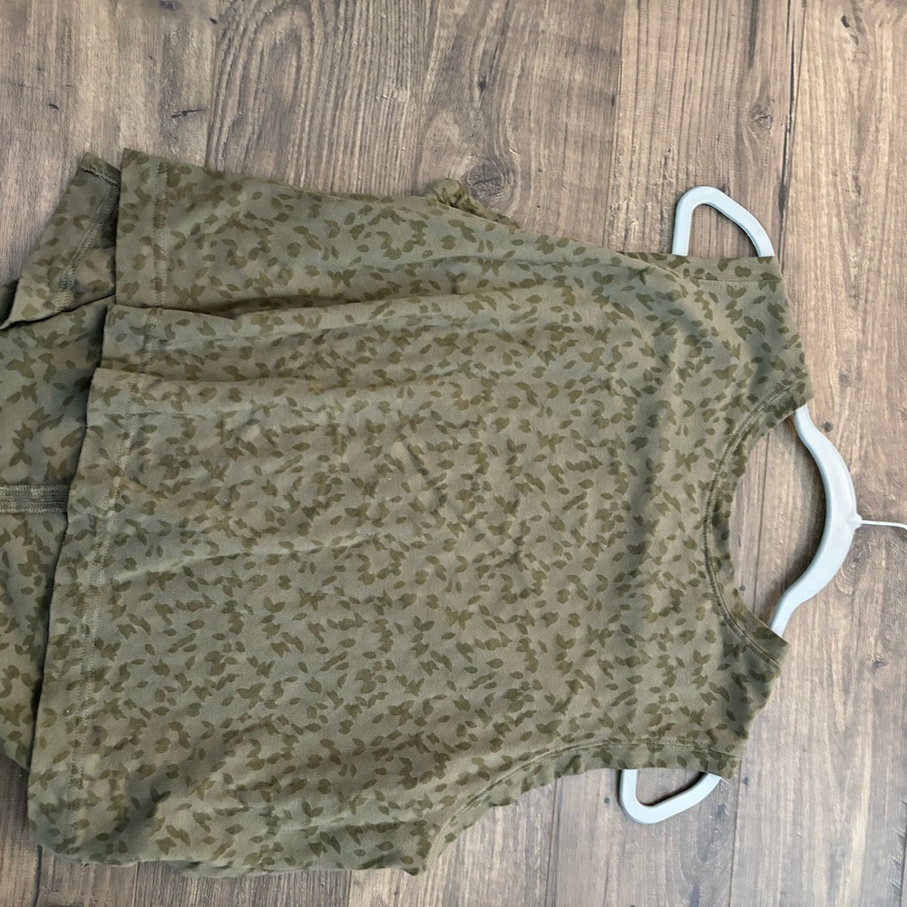 Cropped workout tank
